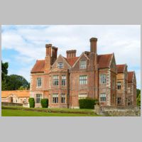 Breamore House, photo by JackPeasePhotography on flickr (Wikipedia).jpg